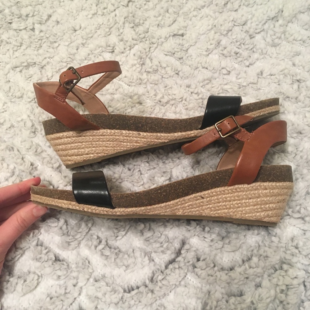 Ankle strap low espadrilles
